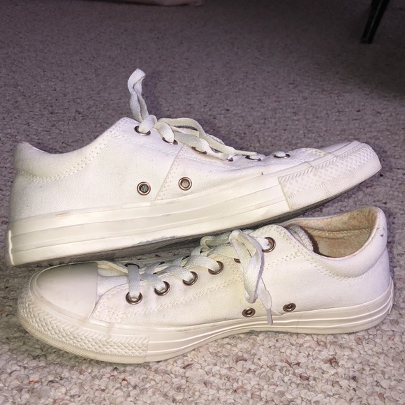 Converse - Picture 2 of 8